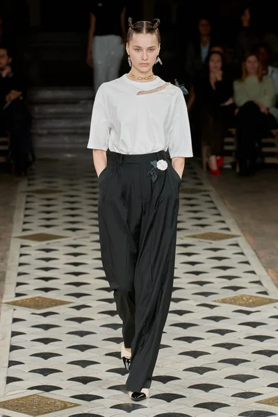 Look 8